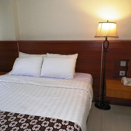 Maranatha Grand Hotel Yogyakarta Extérieur photo