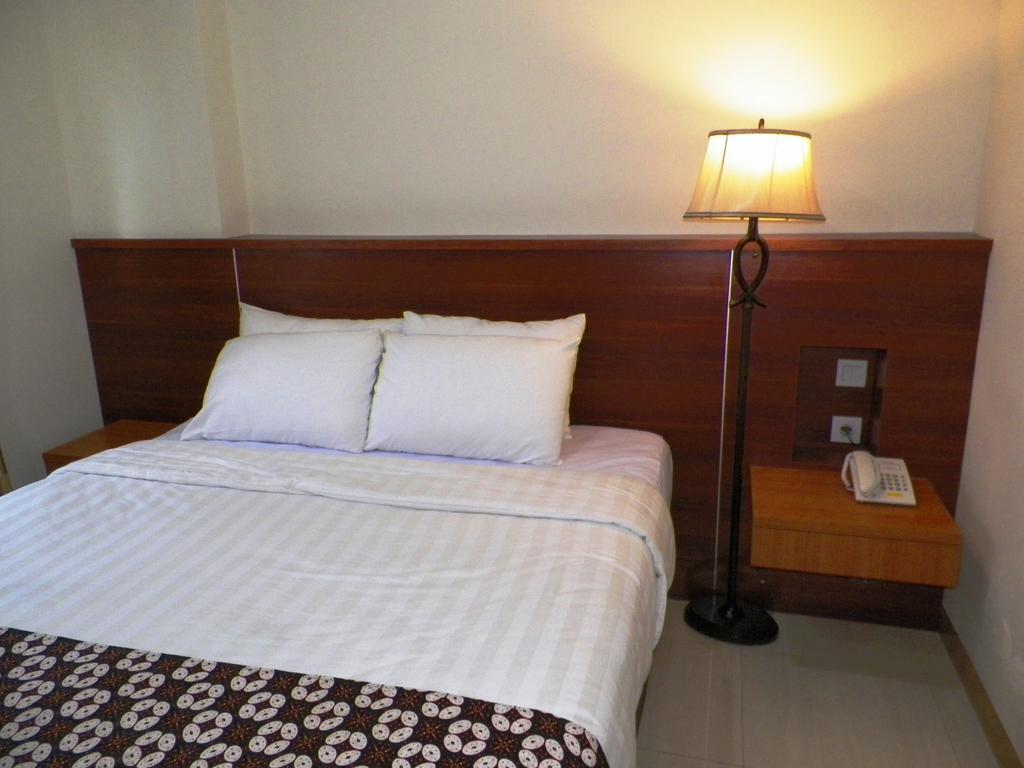 Maranatha Grand Hotel Yogyakarta Extérieur photo
