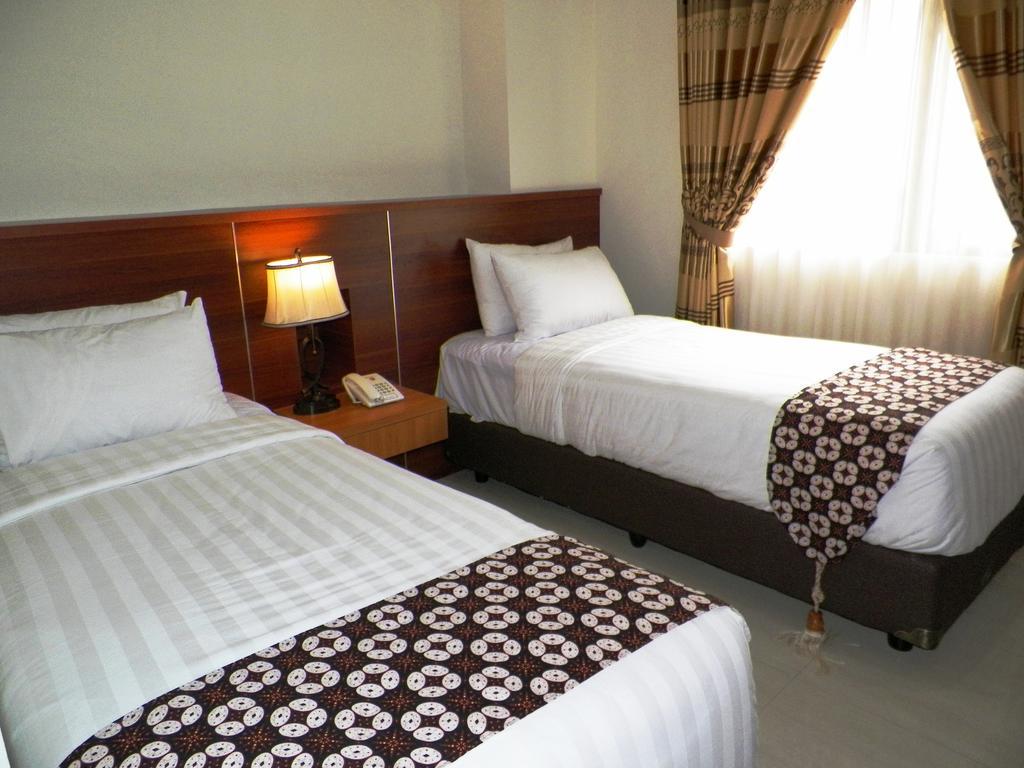 Maranatha Grand Hotel Yogyakarta Chambre photo