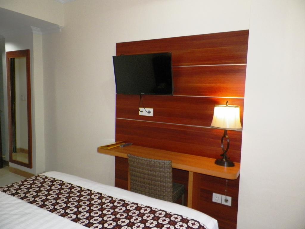 Maranatha Grand Hotel Yogyakarta Extérieur photo
