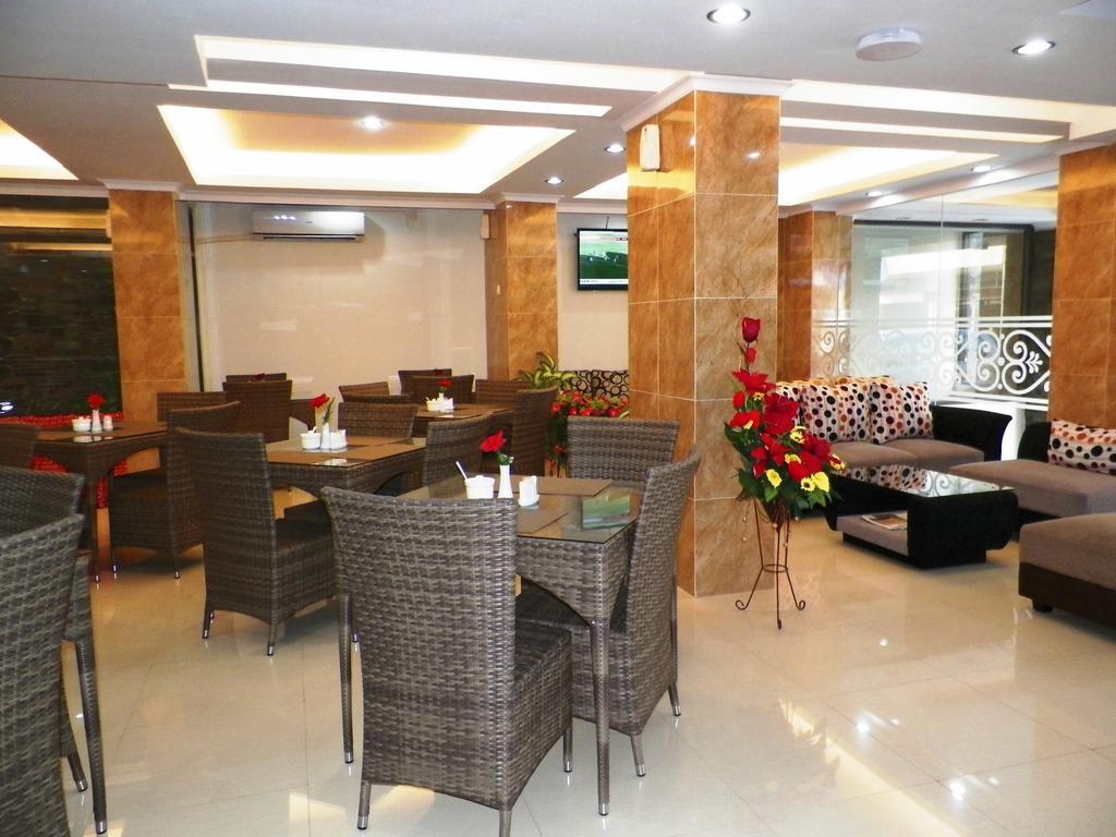 Maranatha Grand Hotel Yogyakarta Extérieur photo