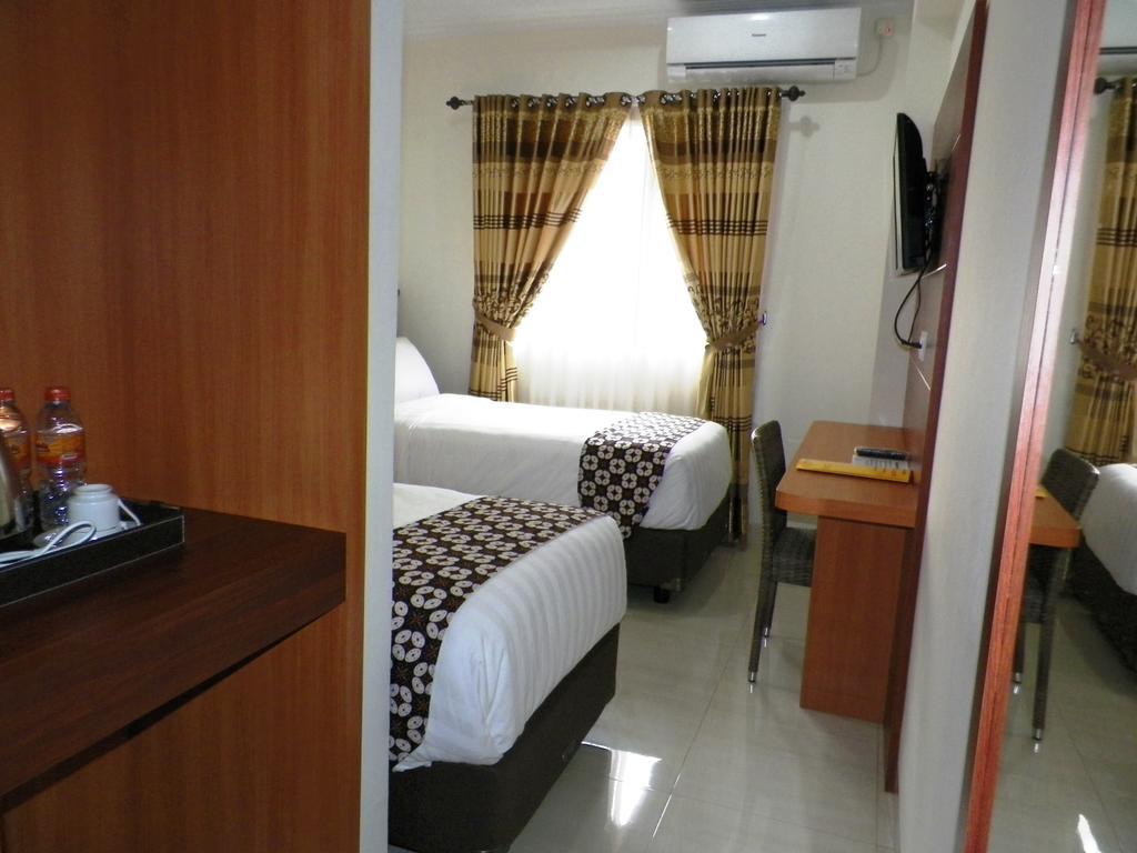 Maranatha Grand Hotel Yogyakarta Chambre photo