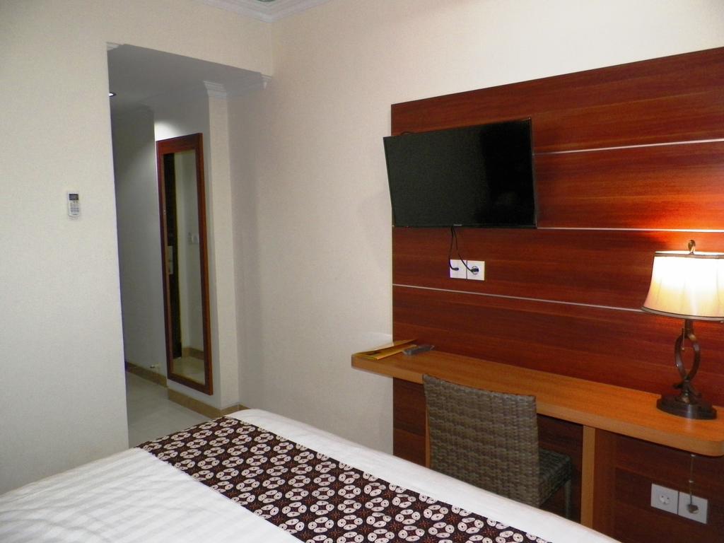 Maranatha Grand Hotel Yogyakarta Extérieur photo