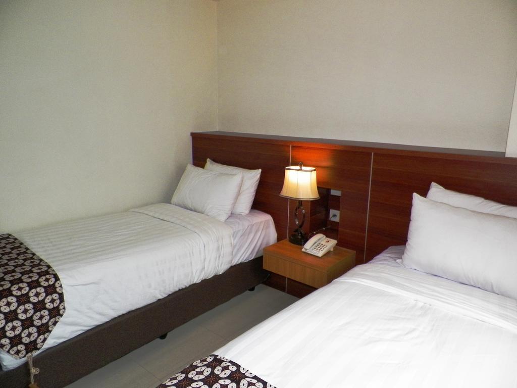 Maranatha Grand Hotel Yogyakarta Chambre photo